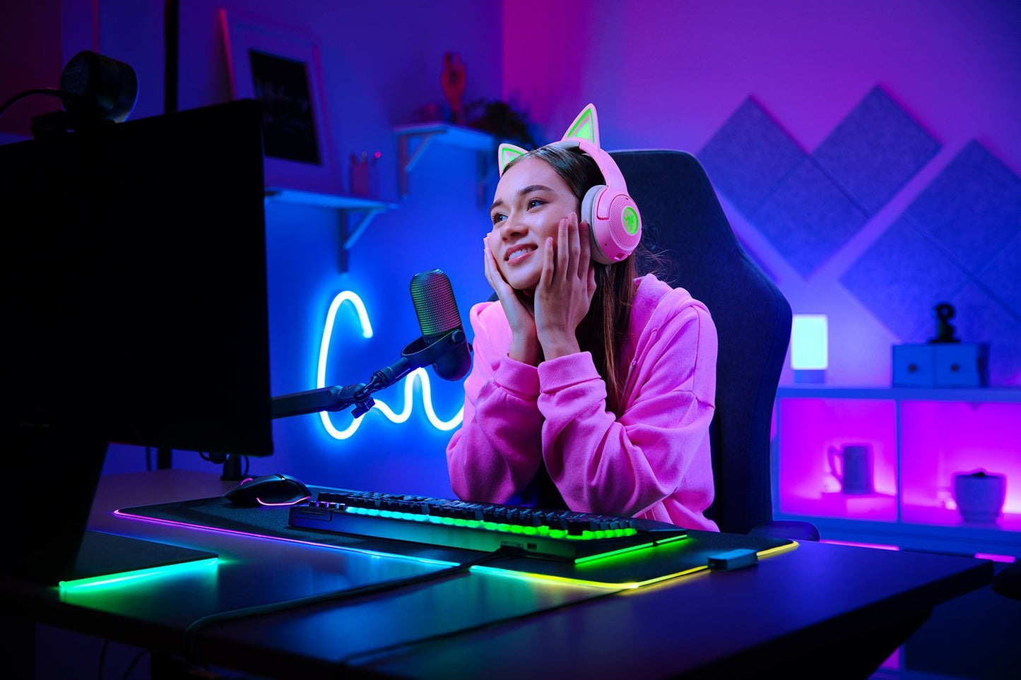 Razer Seiren V3 Chroma - RGB USB Microphone with Tap-to-Mute